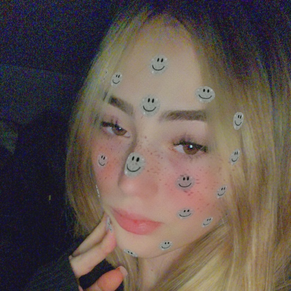 Profile Picture of Jennifer Tanskiy (@jennifertanskiy) on Poshmark