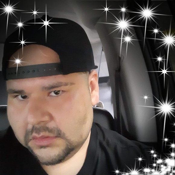 Profile Picture of Icey Milham (@iceymilham) on Poshmark