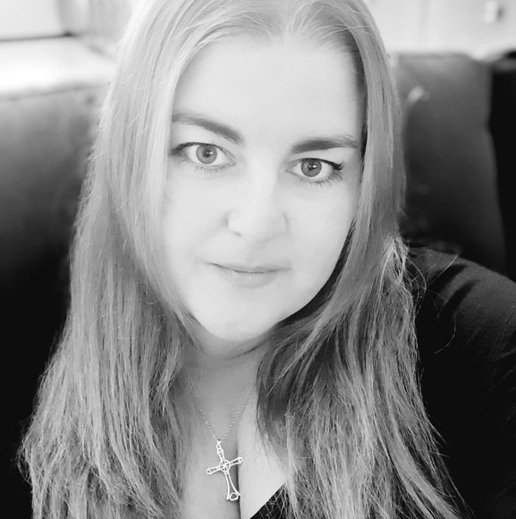 Profile Picture of Sandra Dostie (@sandradostie) on Poshmark