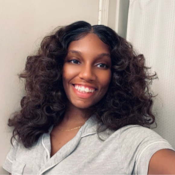 Profile Picture of Dasia Keoni (@keonij125) on Poshmark