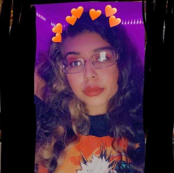 Profile Picture of Lily Gonzalez (@pinklili_girl) on Poshmark