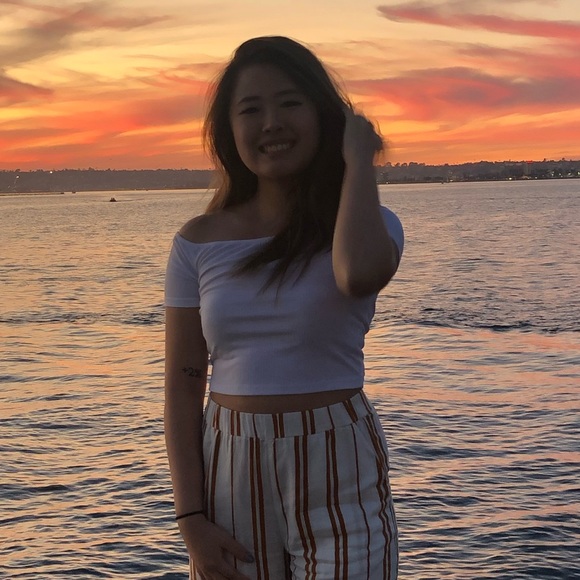 Profile Photo of Christine Cho (@xtnec) on Poshmark