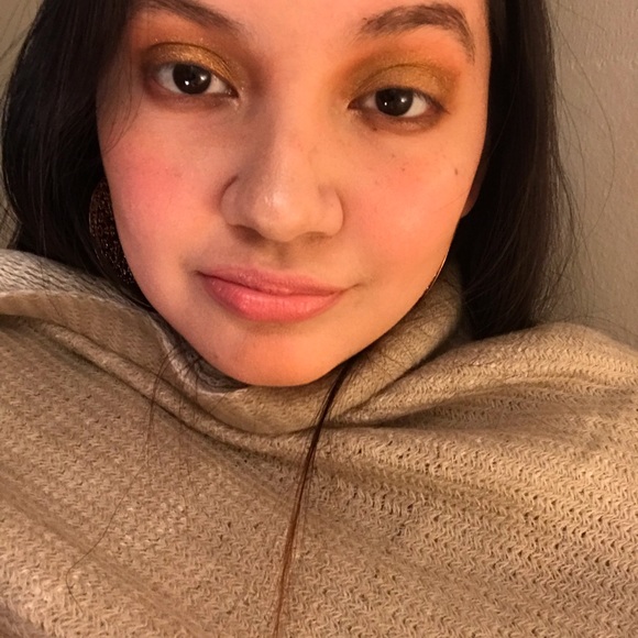 Profile Picture of Cisa Herod (@ccshop700) on Poshmark