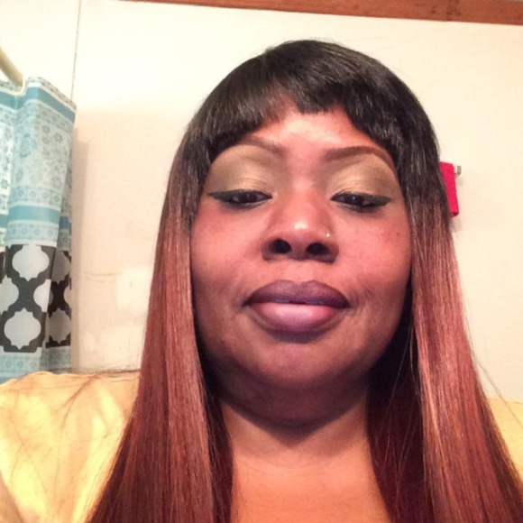 Profile Picture of Sharlette Mattison-moss (@sharmoss52) on Poshmark
