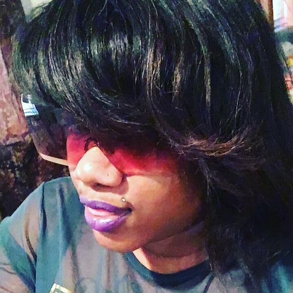 Profile Picture of Shalonda Greene (@juicytodafruit) on Poshmark