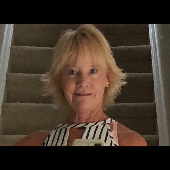 Profile Picture of Janet Murray (@janetbmurray) on Poshmark