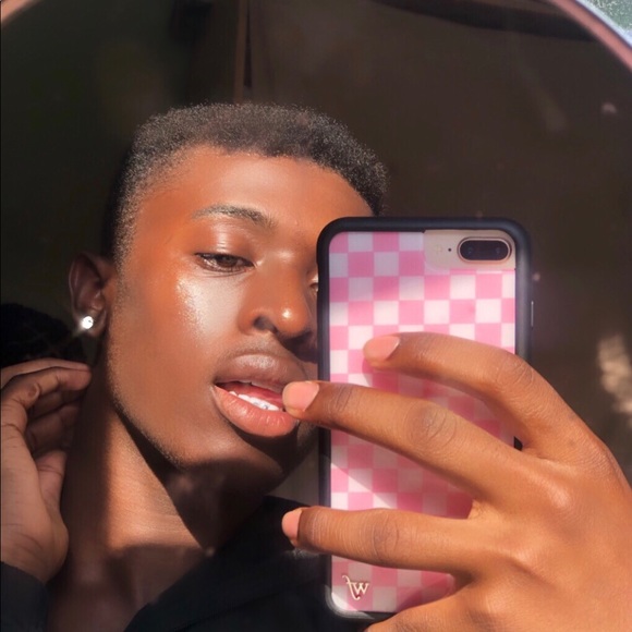 Profile Picture of Richard Foster (@richardfoster_) on Poshmark