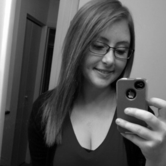 Profile Picture of Hope Conway (@hc1998) on Poshmark