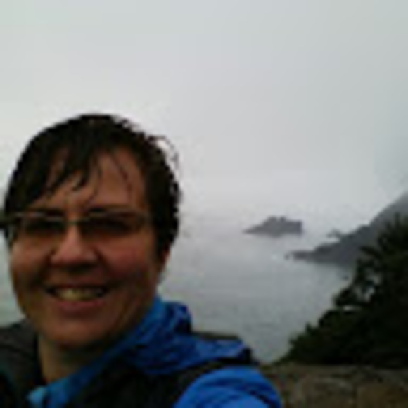 Profile Picture of Zoe Fisher-falk (@zoefisherfalk) on Poshmark