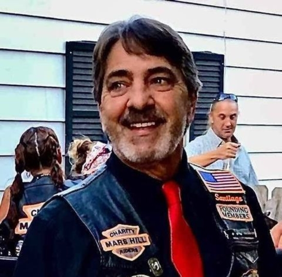 Profile Picture of Terri Kinnett (@terrikinnett) on Poshmark