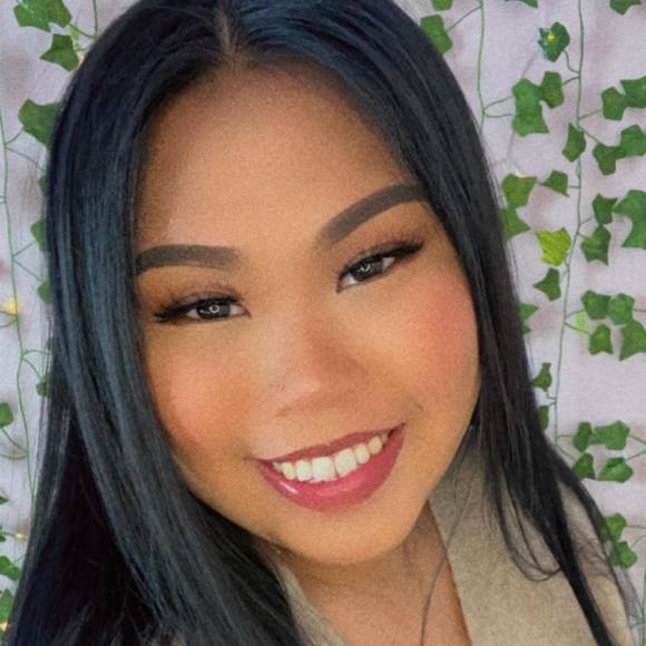 Profile Picture of Malissa Khamsihong (@malissainthila) on Poshmark