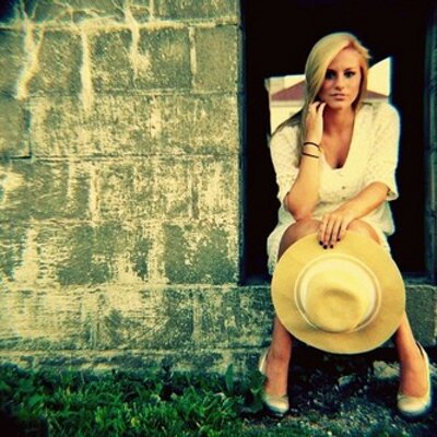 Profile Picture of Alexa Lucci (@luccimane13) on Twitter