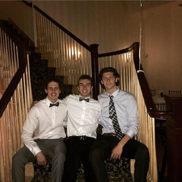 Profile Picture of Erik Barlow (@enbarlow) on Poshmark