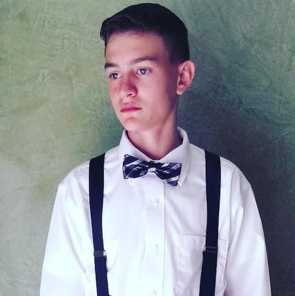 Profile Picture of Alec Torres (@bruh898) on Poshmark