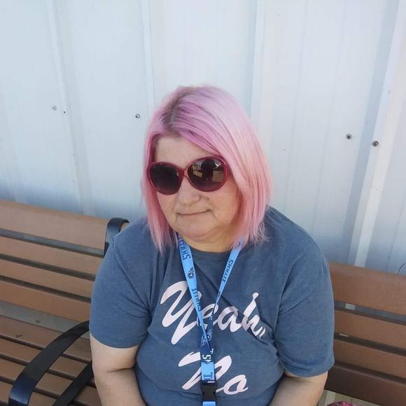 Profile Picture of Tracy Calhoun (@tracygilliam40) on Poshmark