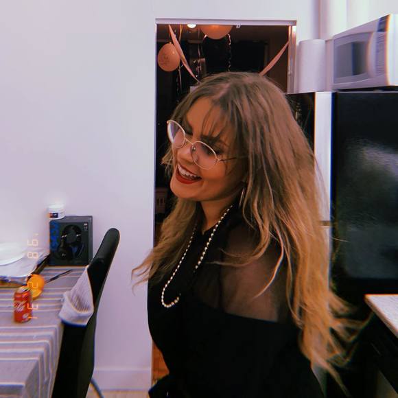 Profile Picture of Yana Trifonova (@yanzbananz) on Poshmark