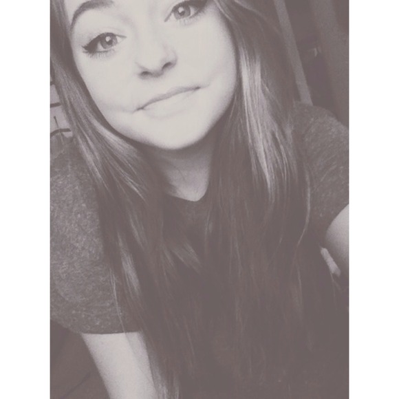 Profile Picture of Bryana Cannella (@woahitsbryana) on Poshmark