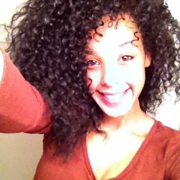 Profile Picture of Olivia Parrish (@oliviaparrish) on Poshmark