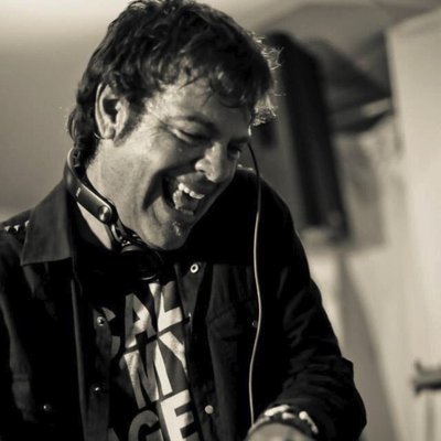 Profile Picture of DJ GOLD DUST Aka DJ Jeff Kantor (@djgolddust1) on Twitter