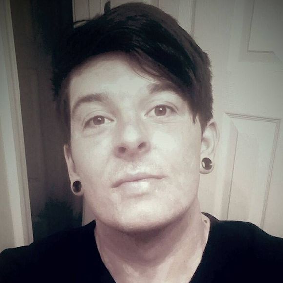 Carson Cuozzo - Poshmark Profile Picture of Carson Cuozzo (@carson_cuozzo) on Poshmark