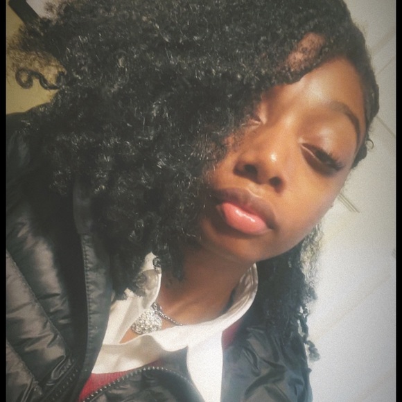 Profile Picture of Jamelah Edwards (@jamelahde_borah) on Poshmark