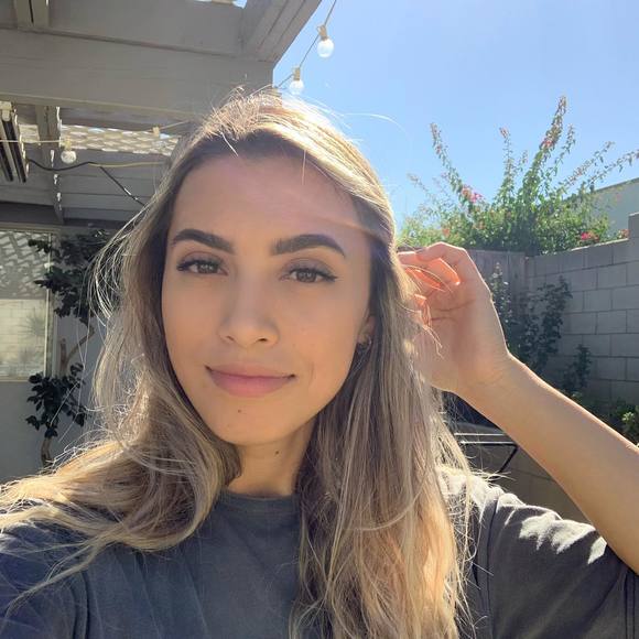 Profile Picture of Miranda Rexwinkel (@mrex6) on Poshmark