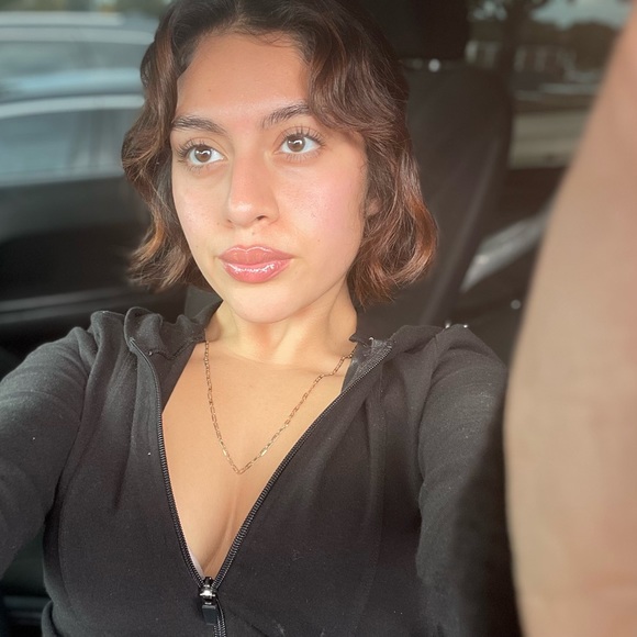 Profile Picture of Roselia Monroy-maya (@roseliamonro147) on Poshmark