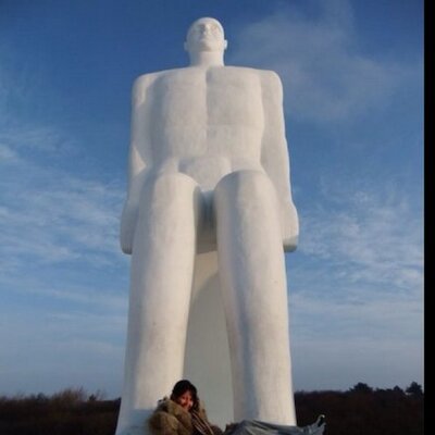Profile Picture of Bec Stasinowsky (@miss_bec_) on Twitter