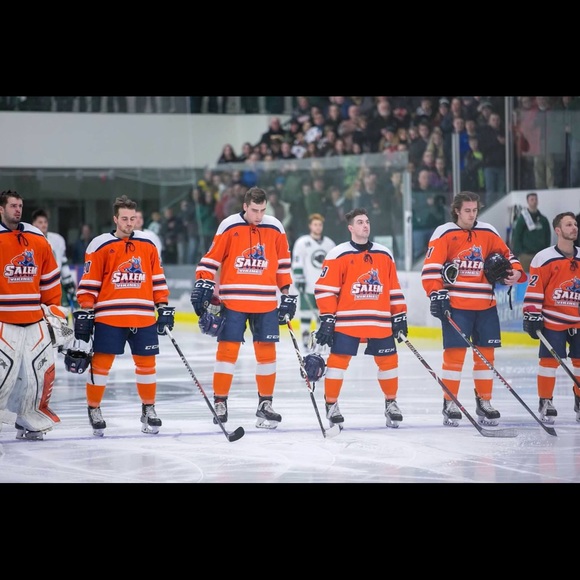 Profile Picture of Trevor Mallett (@tmallett97) on Poshmark