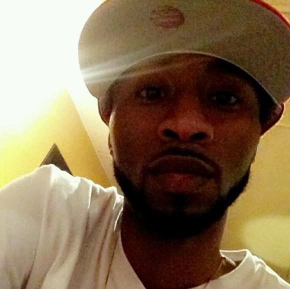 Profile Picture of Bobby Bryant (@beazy617) on Poshmark