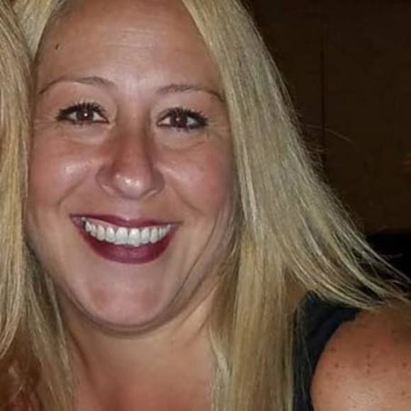 Danielle Pagliaro - Poshmark Profile Picture of Danielle Pagliaro (@smartenedup3) on Poshmark