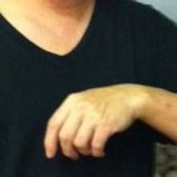 Profile Picture of Choi Song jong (@vutonyvu) on Poshmark