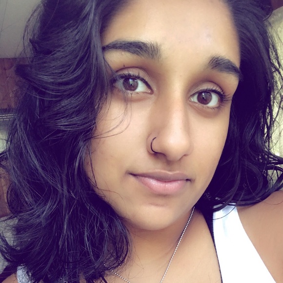 Profile Picture of Leela Singh (@leela1445) on Poshmark