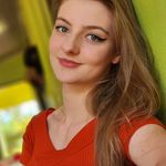 Profile Picture of 𝐶𝑎𝑟𝑜𝑙𝑖𝑛𝑒 𝑍𝑢𝑟𝑎𝑤𝑠𝑘𝑖 (@caroline_zurawski) on Instagram