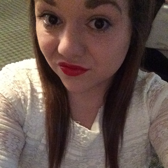 Profile Picture of Kayla Couvillion (@kaycouvy) on Poshmark