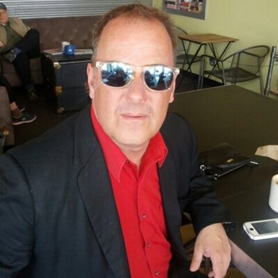 Profile Picture of James Loney (@jamesloneymusic) on Twitter