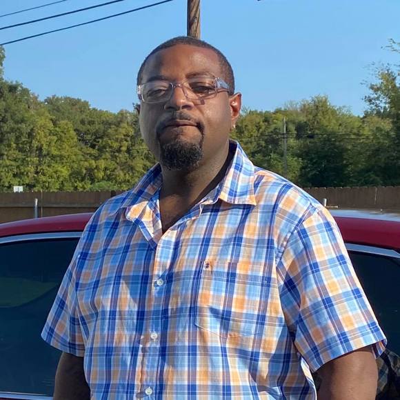 Profile Picture of Cedric Larkins (@ced84) on Poshmark