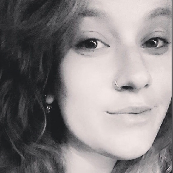 Profile Picture of Lana Faerman (@sfaerman) on Poshmark