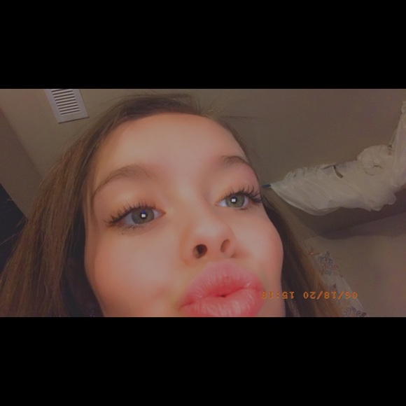 Profile Picture of Dannyelle Osborne (@dannyelle01) on Poshmark