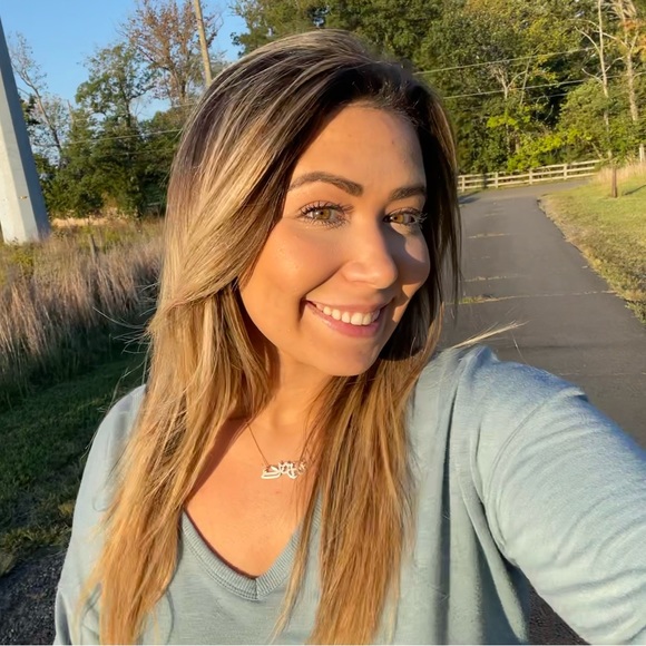 Profile Picture of Katherine Qreitem (@katherine_q) on Poshmark