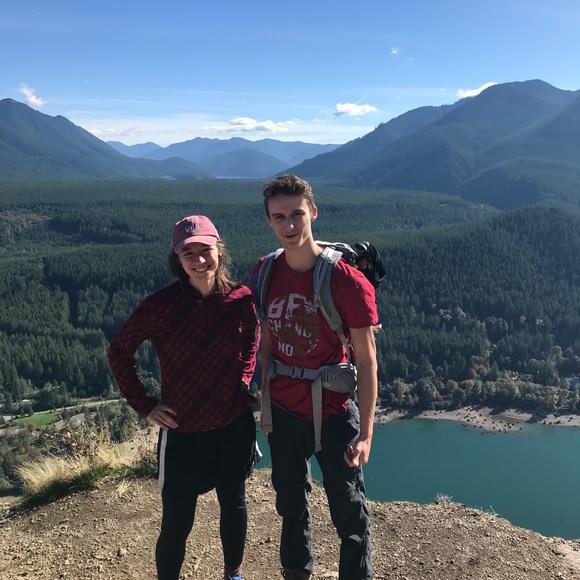 Profile Picture of Matthew Evetts (@matthew_evetts) on Poshmark