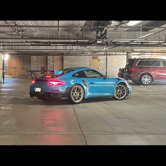 Profile Picture of Loredo Michael (@poshkingmikr) on Poshmark