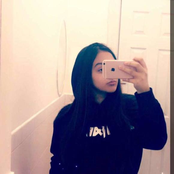 Profile Picture of Chama Elazab (@shaymadavloge) on Poshmark