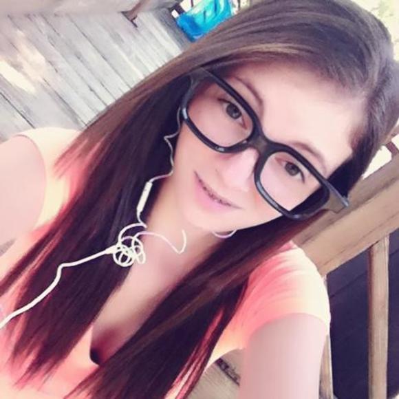 Profile Picture of Sandra Crowson (@scrowson) on Poshmark
