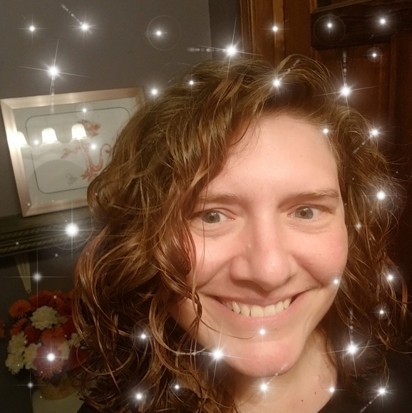 Profile Picture of Erin Schmidt (@deerhart) on Poshmark