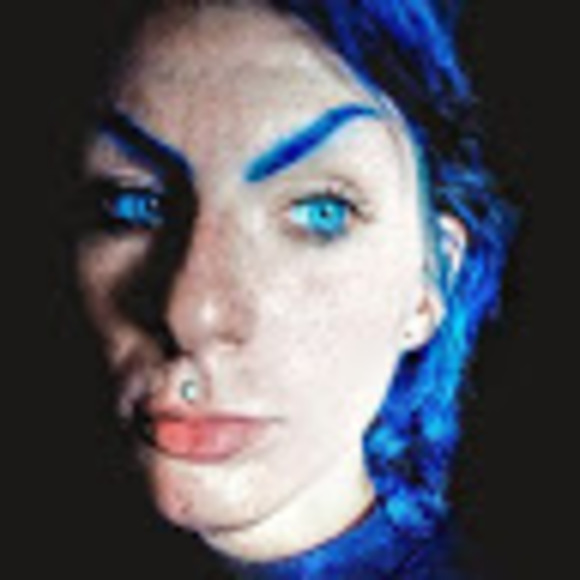Profile Picture of Katherine Settles (@komatoast_bake) on Poshmark