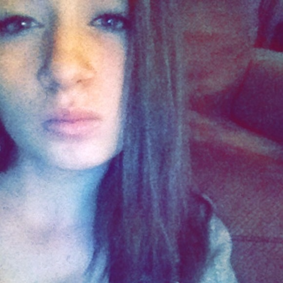 Profile Picture of Alexandra Shore (@alexandra15_) on Poshmark