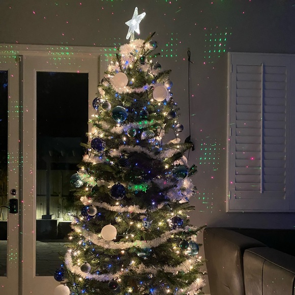 Profile Picture of Yelena Itkin (@yelenaitkin) on Poshmark