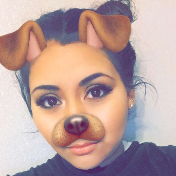 Profile Picture of Griselda Martinez (@grismartinez21) on Poshmark
