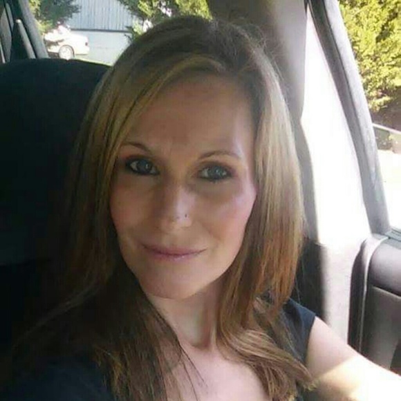 Profile Picture of Heather Obrecht (@heatherobrecht) on Poshmark